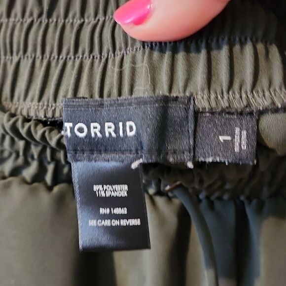 Cute Torrid joggers Size 1 - Picture 5 of 5